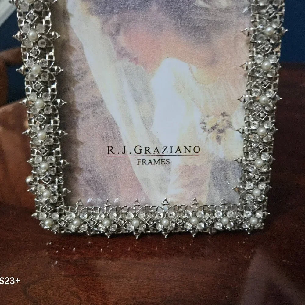 RARE VINTAGE RJ GRAZIANO SCROLL WEDDING SNOWFLAKE PEARL CRYSTAL PICTURE FRAME